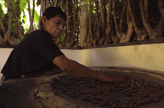 ceremonieel cacao roosteren traditionele comal